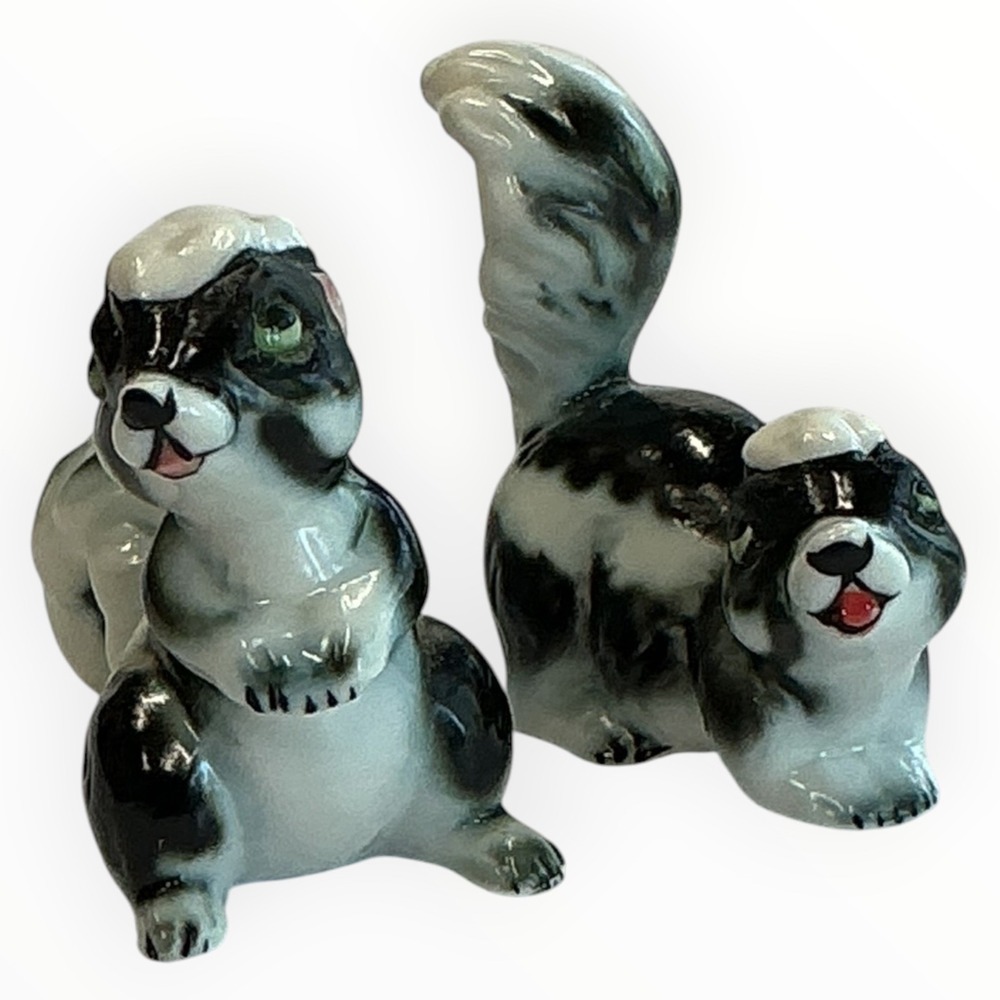 Vintage Style Skunk Figurines Lot of 2 Black White‎ Ceramic Collectible
